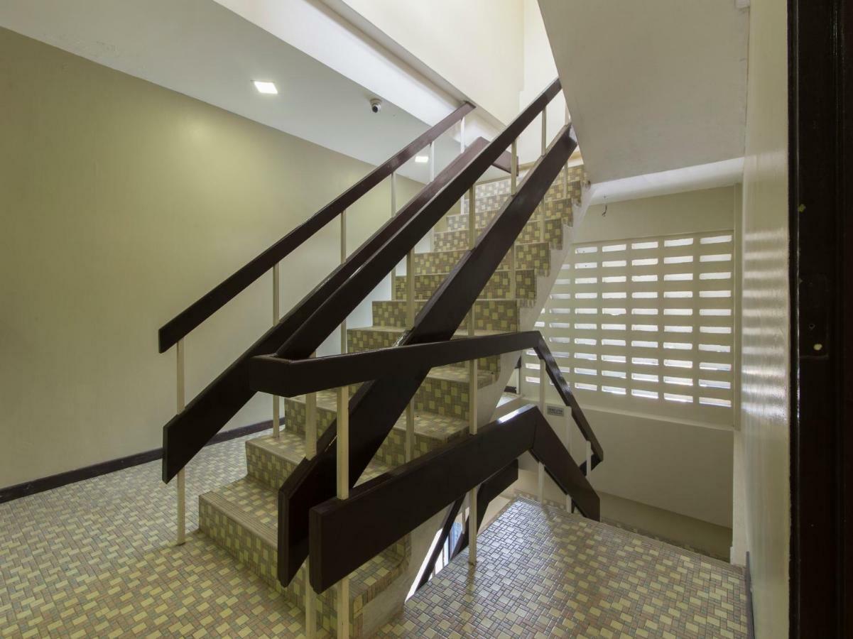 OYO 1136 Pd Star Hotel Port Dickson Exterior foto