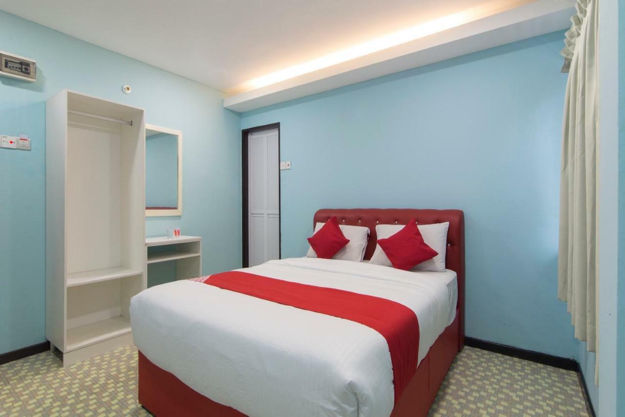 OYO 1136 Pd Star Hotel Port Dickson Exterior foto